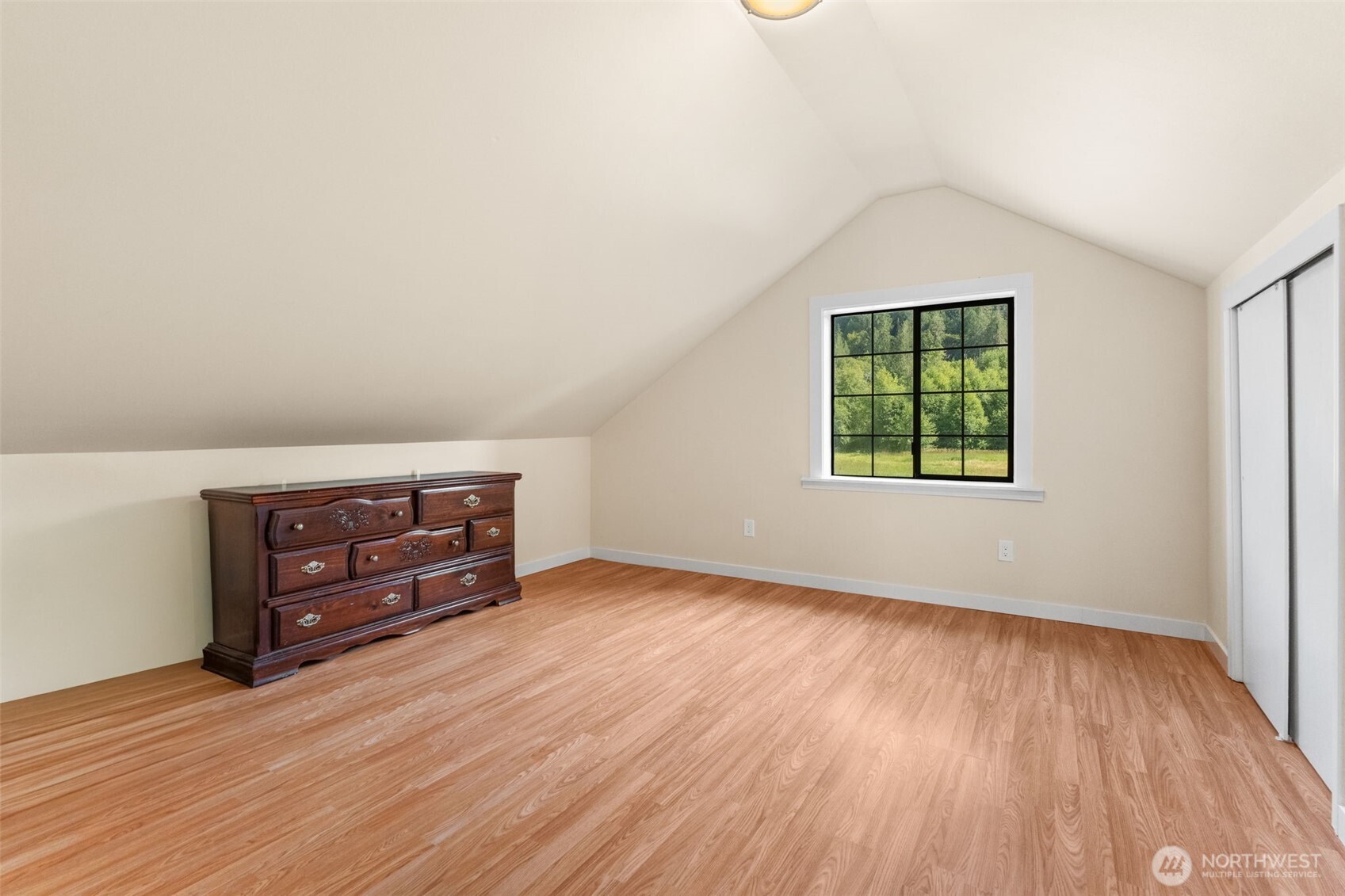 241 W Deyette Road