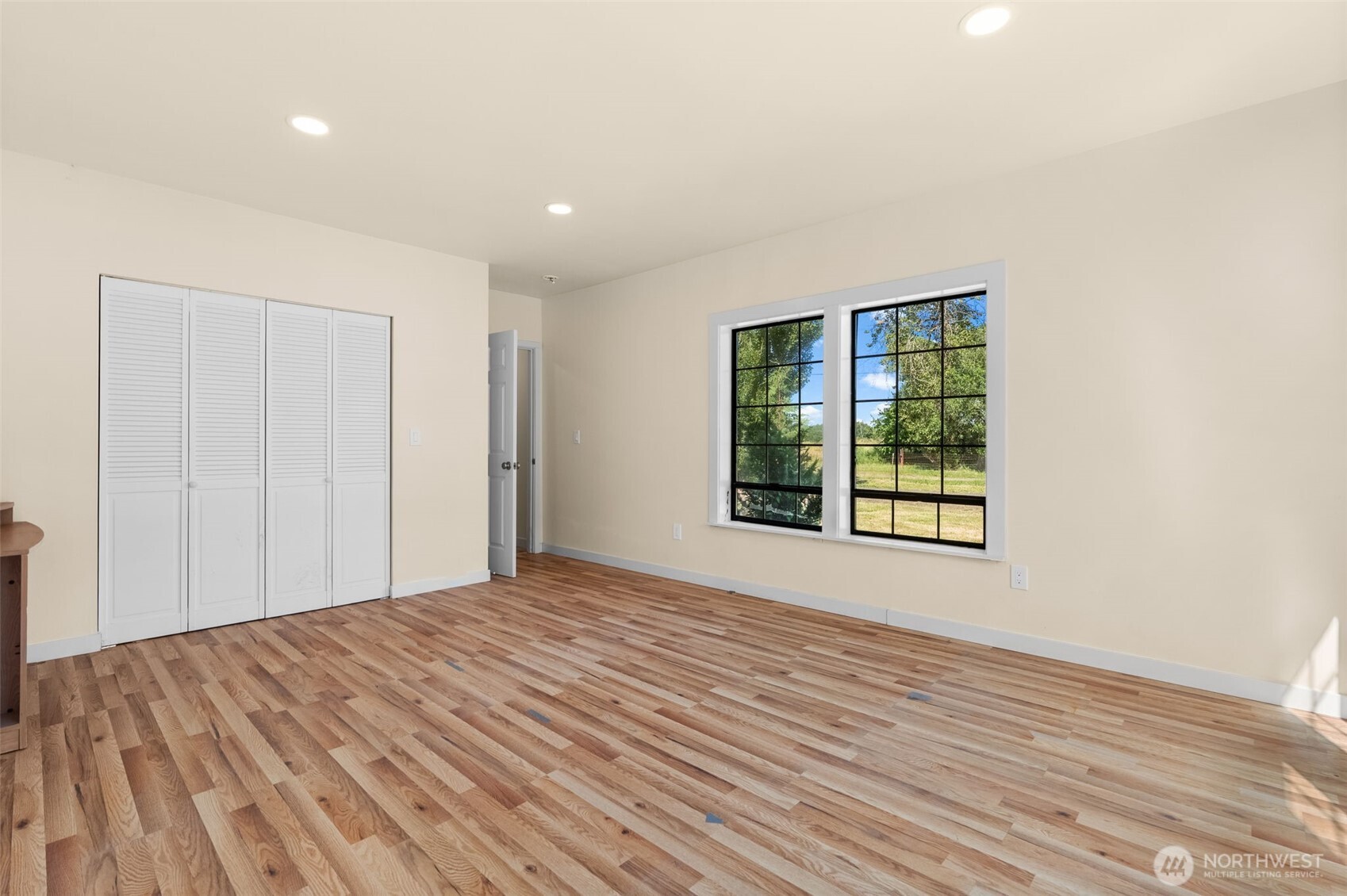241 W Deyette Road