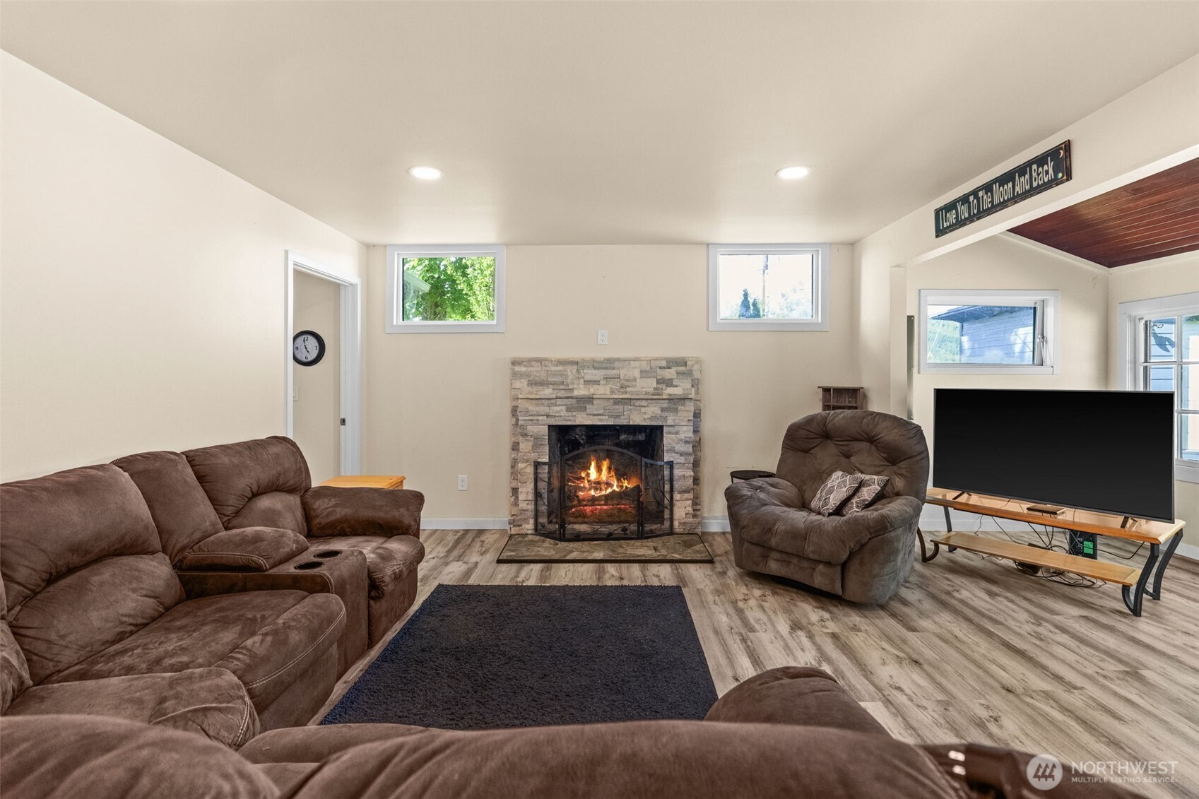 241 W Deyette Road