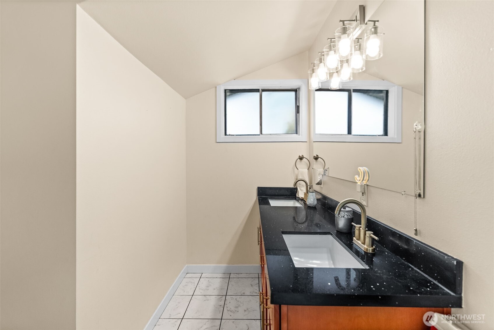 241 W Deyette Road