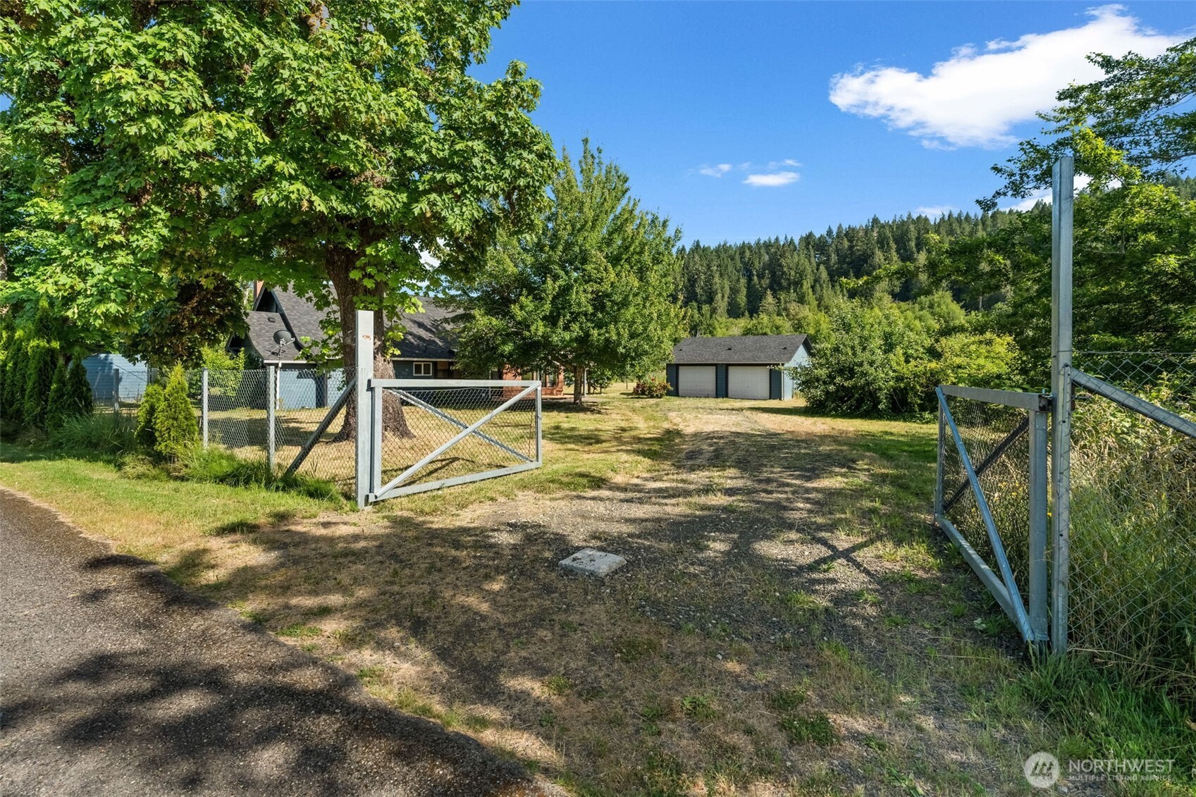 241 W Deyette Road