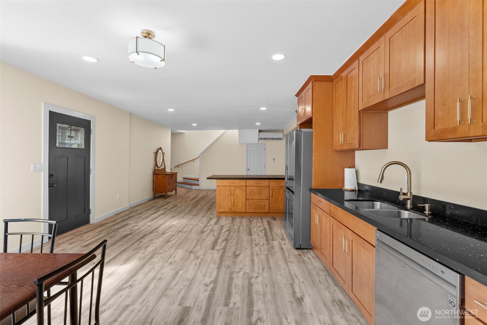 241 W Deyette Road