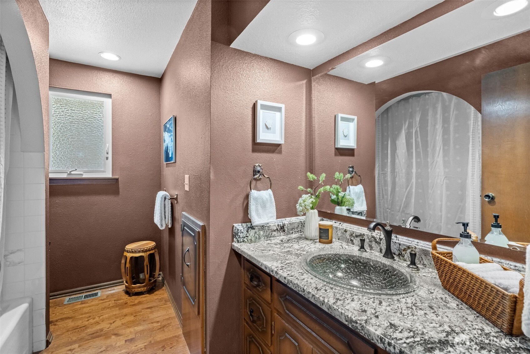 11004 Colvos Drive NW