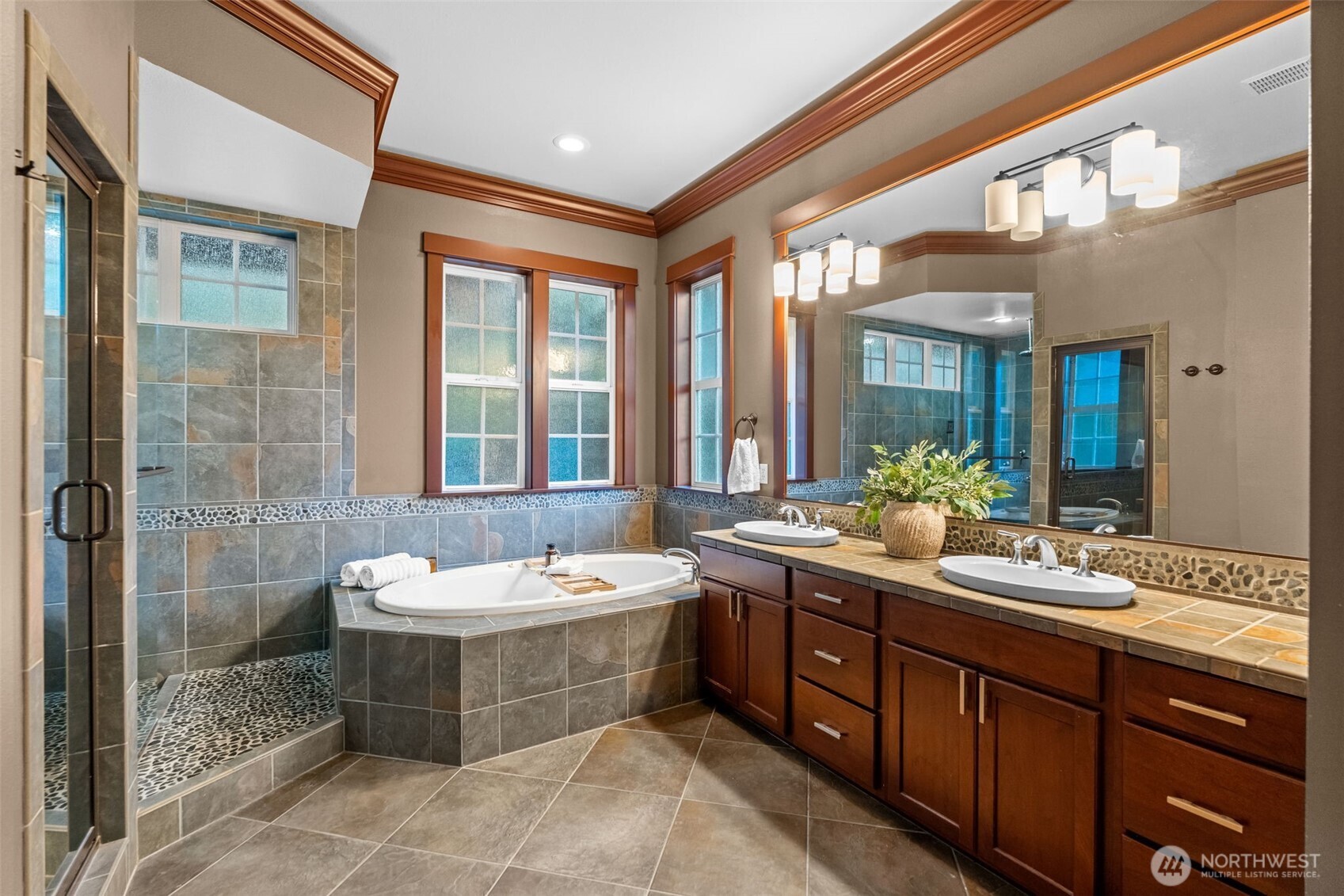 9915 Key Peninsula Highway NW