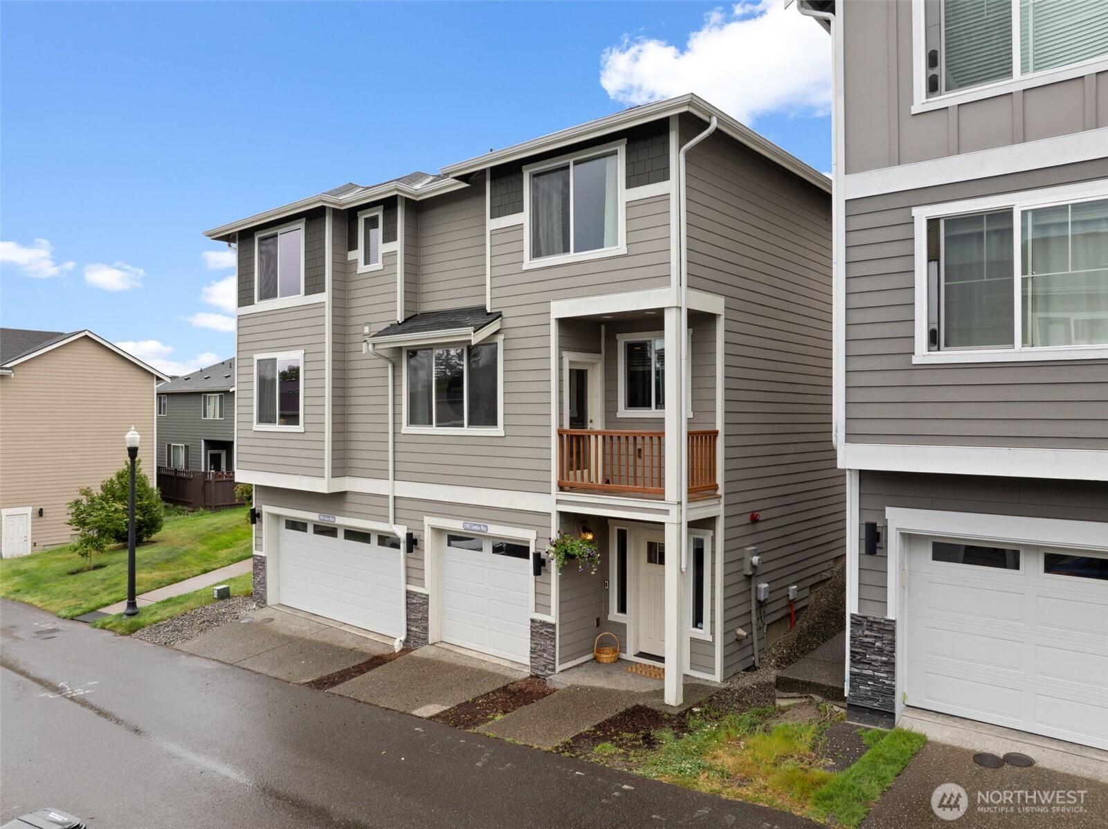 2405 Zeeden Way