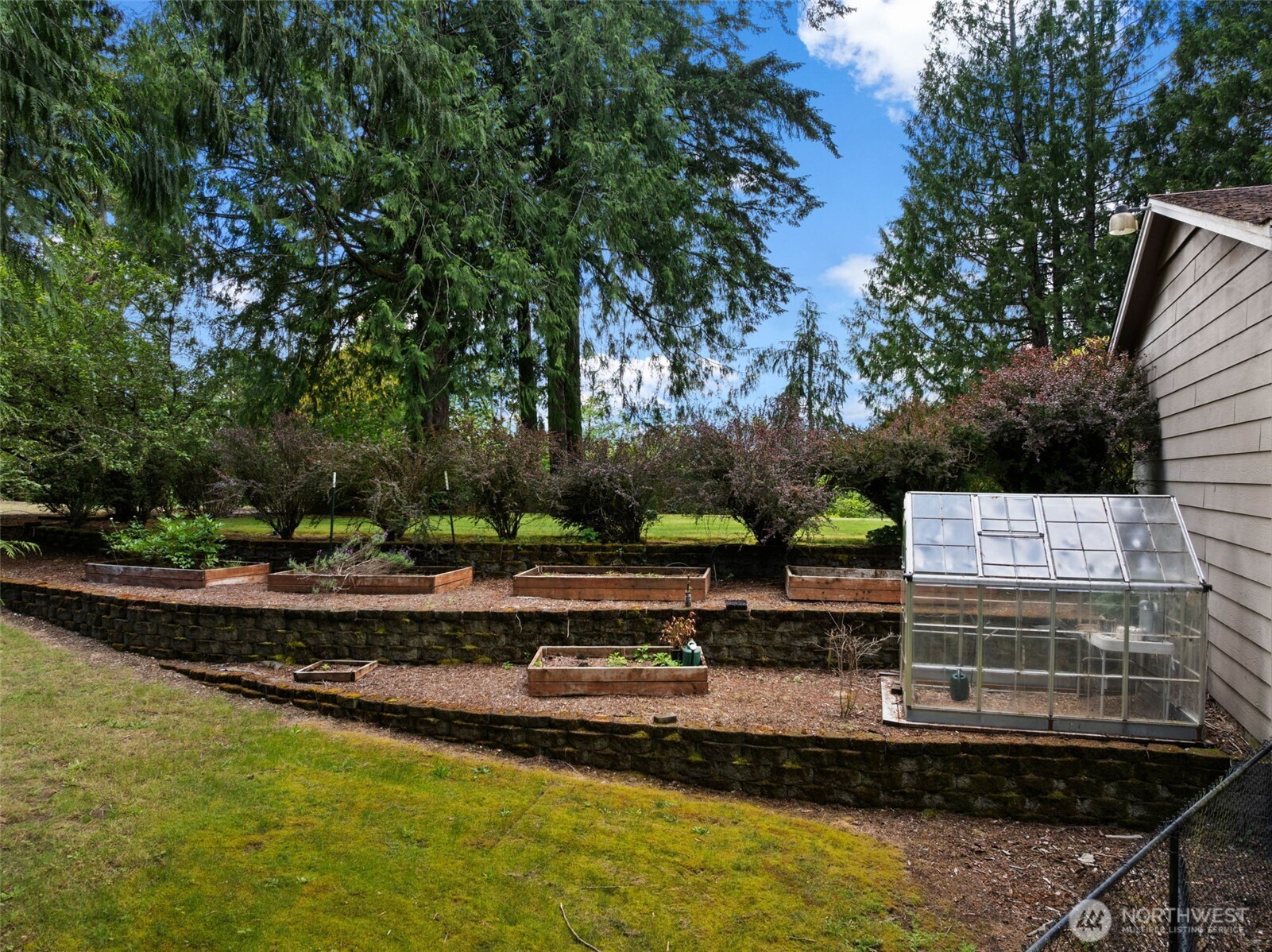 9721 72nd Avenue NW