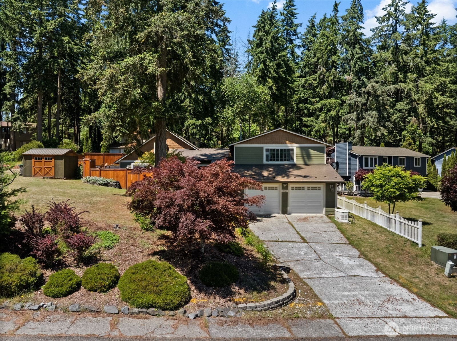 3963 Fischer Park Avenue NE