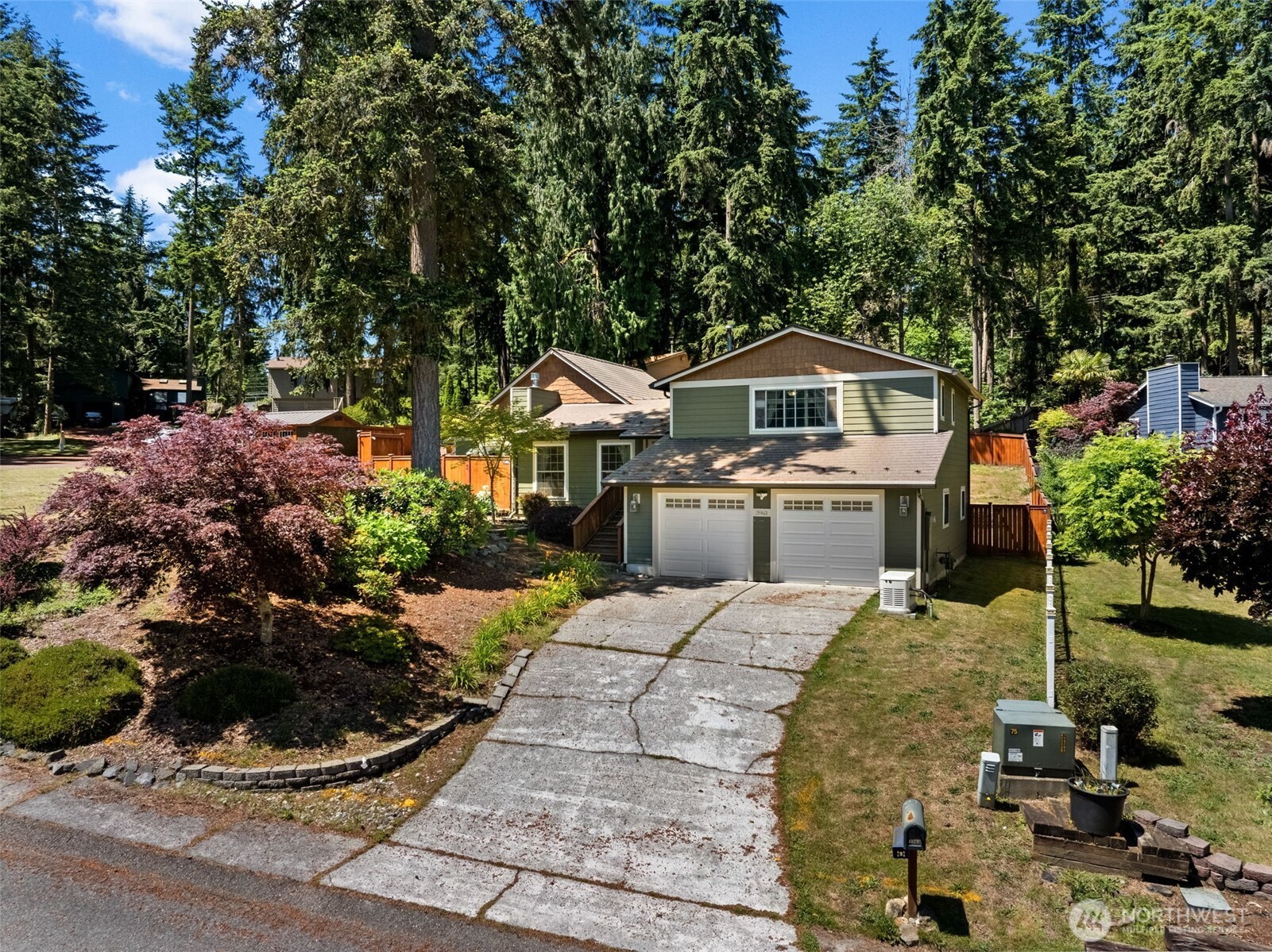 3963 Fischer Park Avenue NE