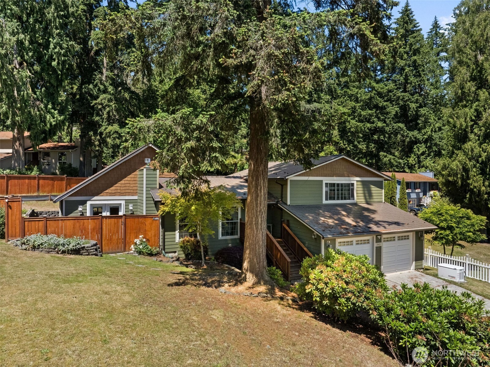 3963 Fischer Park Avenue NE
