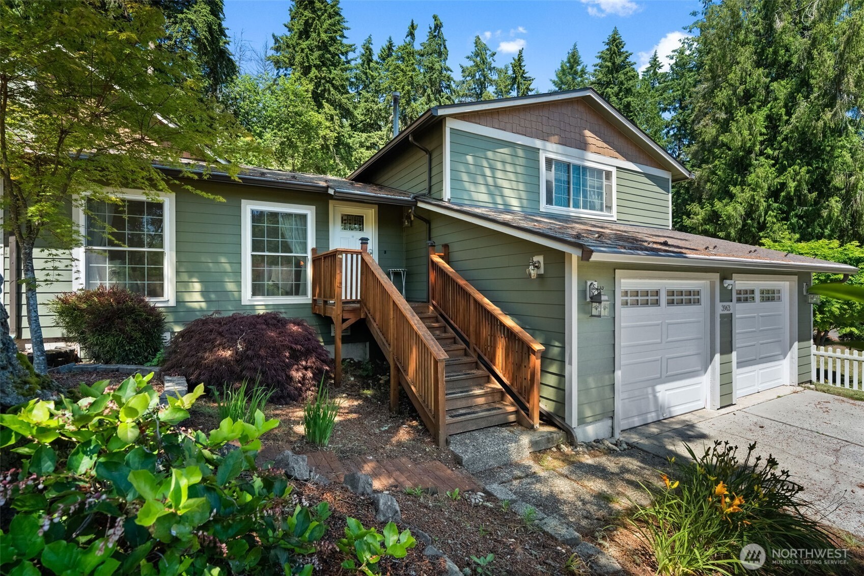 3963 Fischer Park Avenue NE