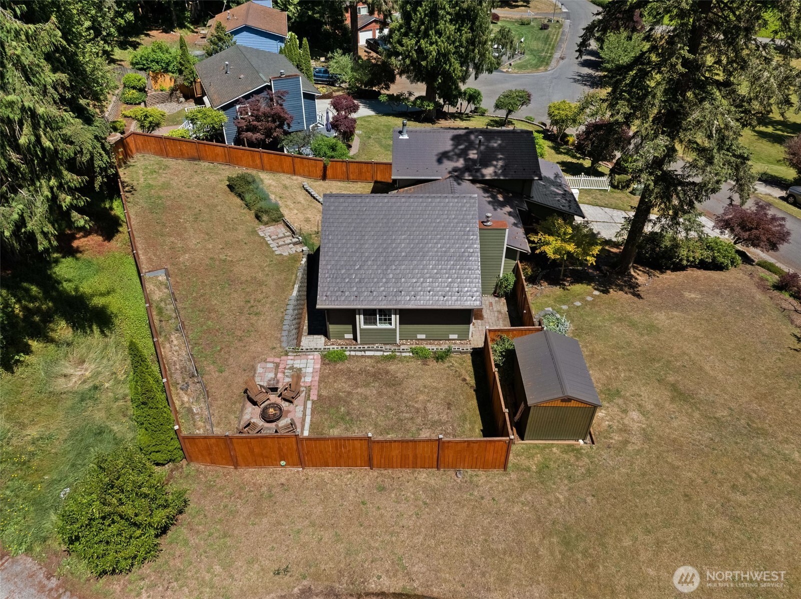 3963 Fischer Park Avenue NE