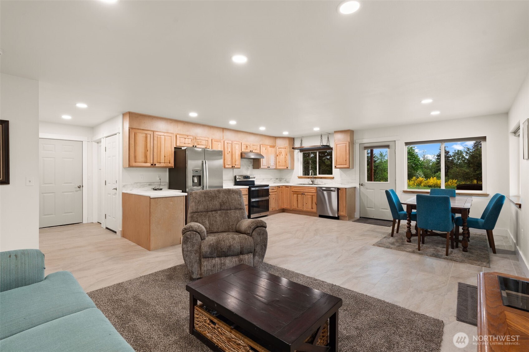 1363 E Crestview Drive