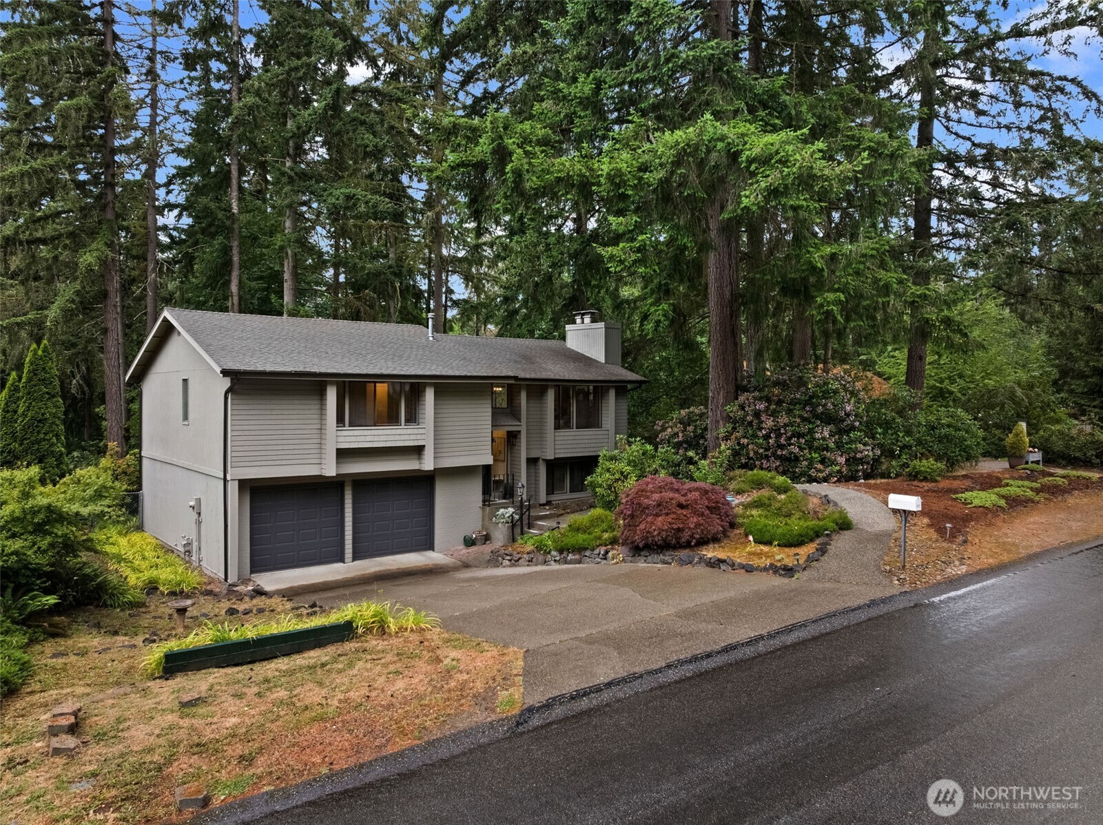 5820 53rd Avenue NW