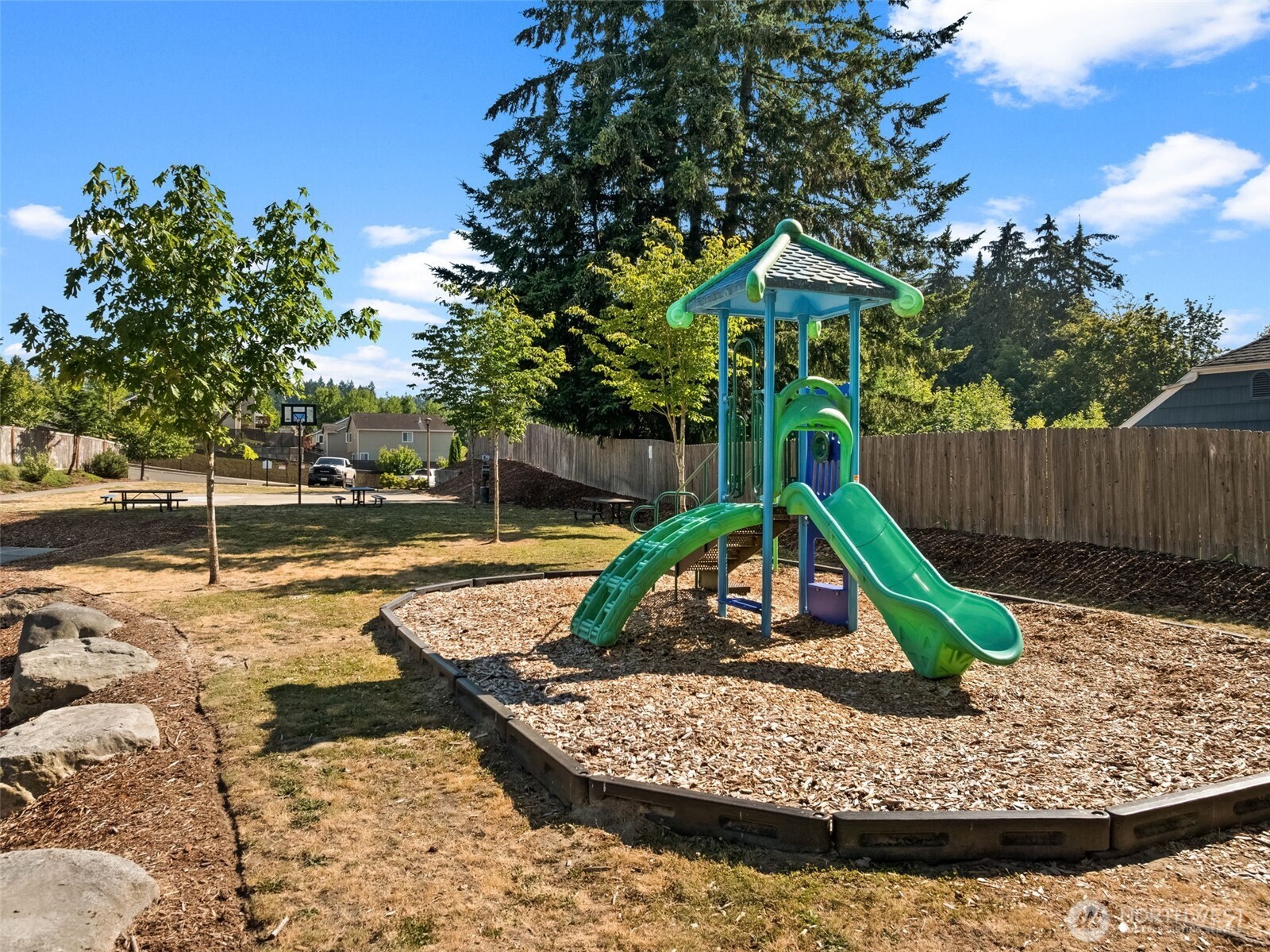 736 Freedom Court SE