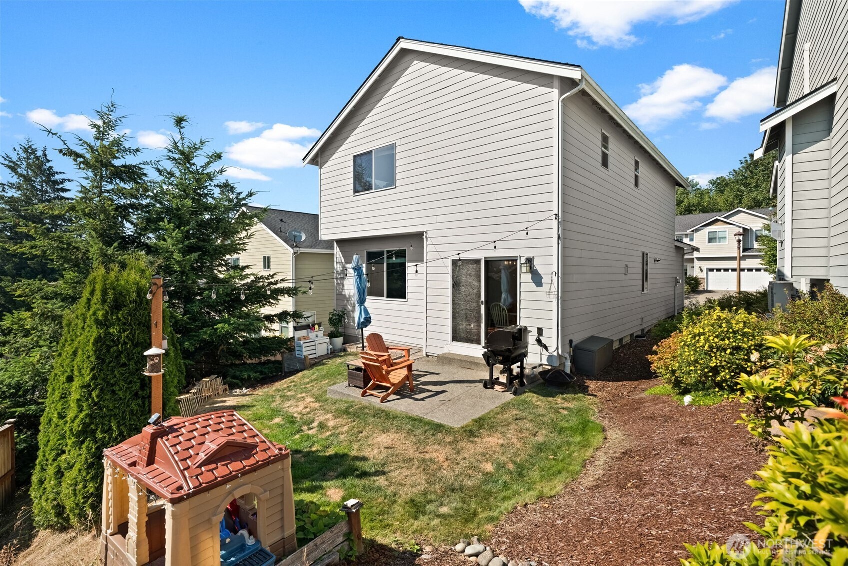 736 Freedom Court SE