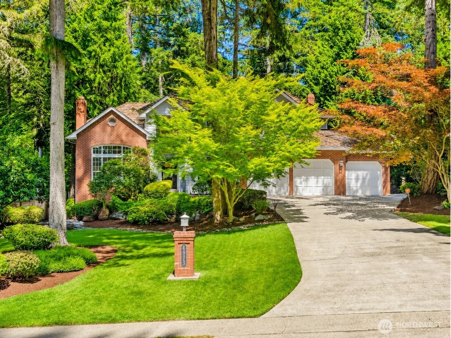 4923 Canterwood Drive NW