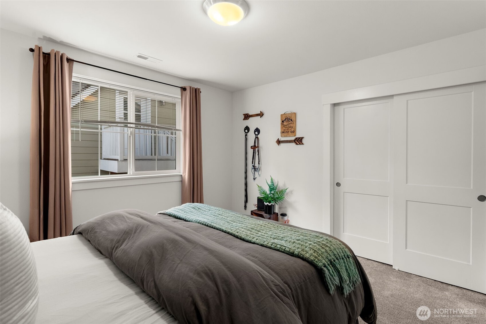 41 E Blackwell Street
