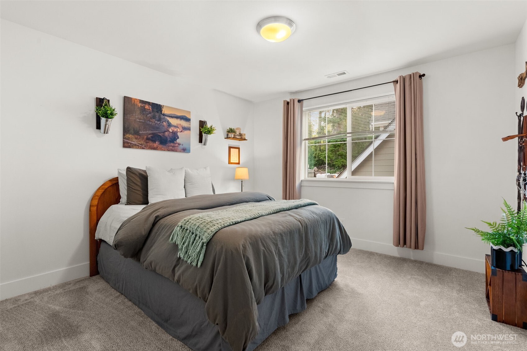 41 E Blackwell Street