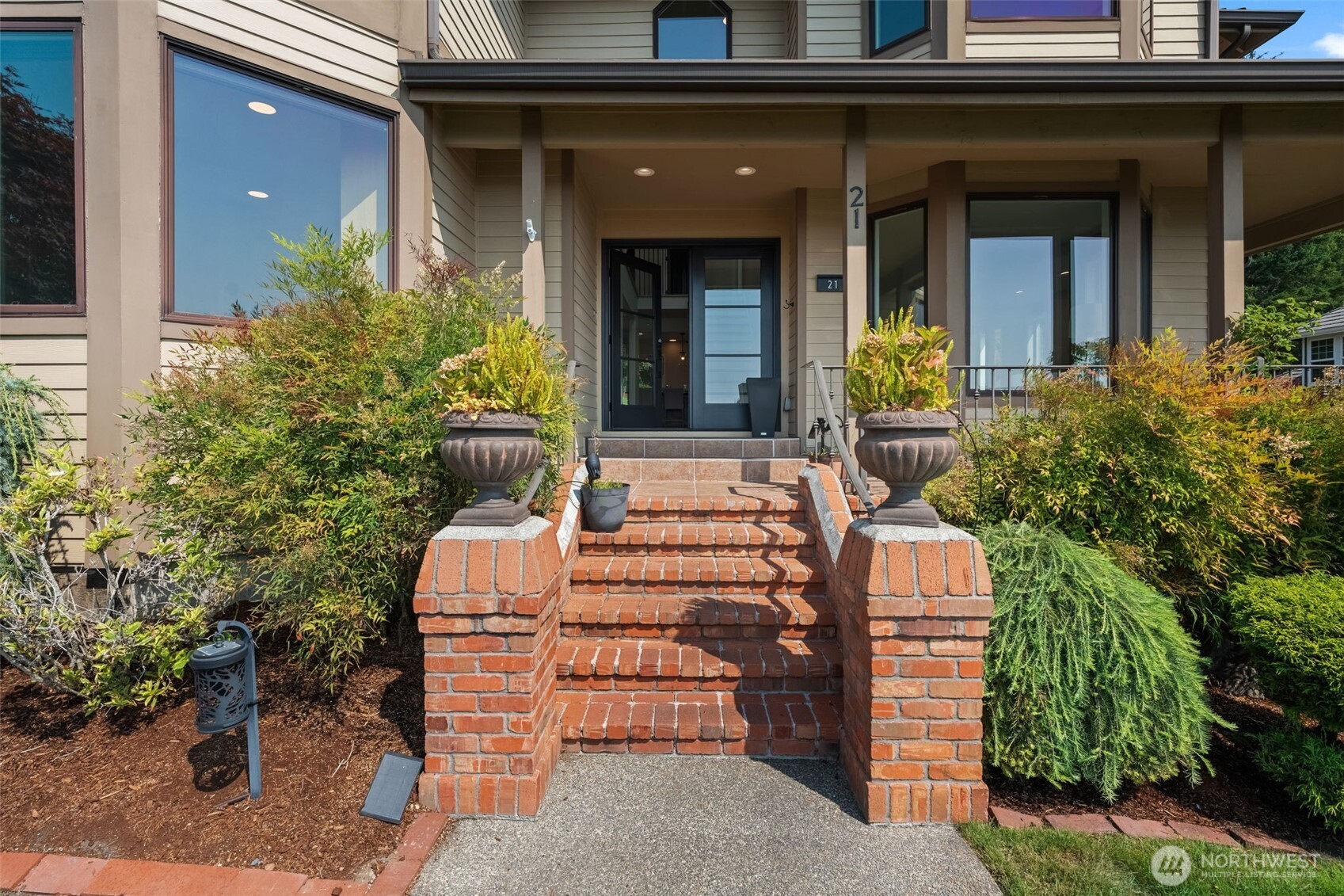 21 33rd Avenue Ct NW