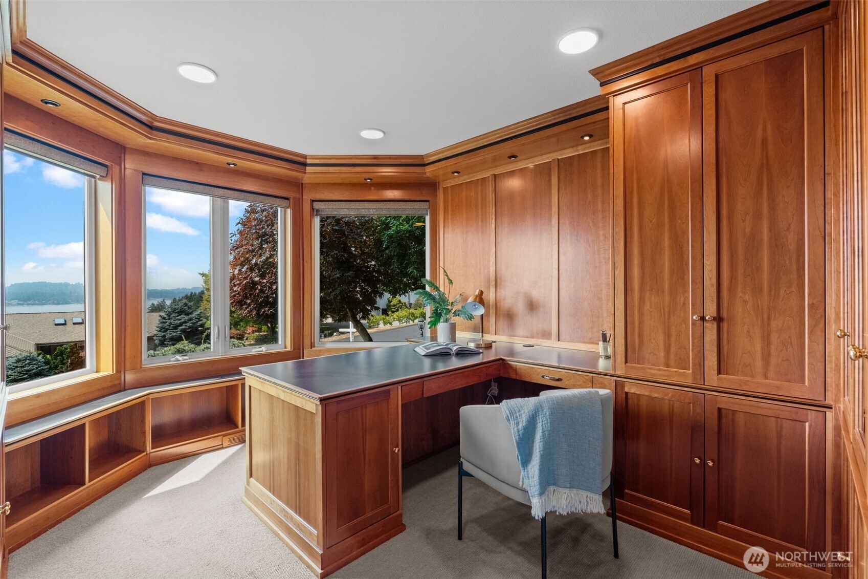 21 33rd Avenue Ct NW