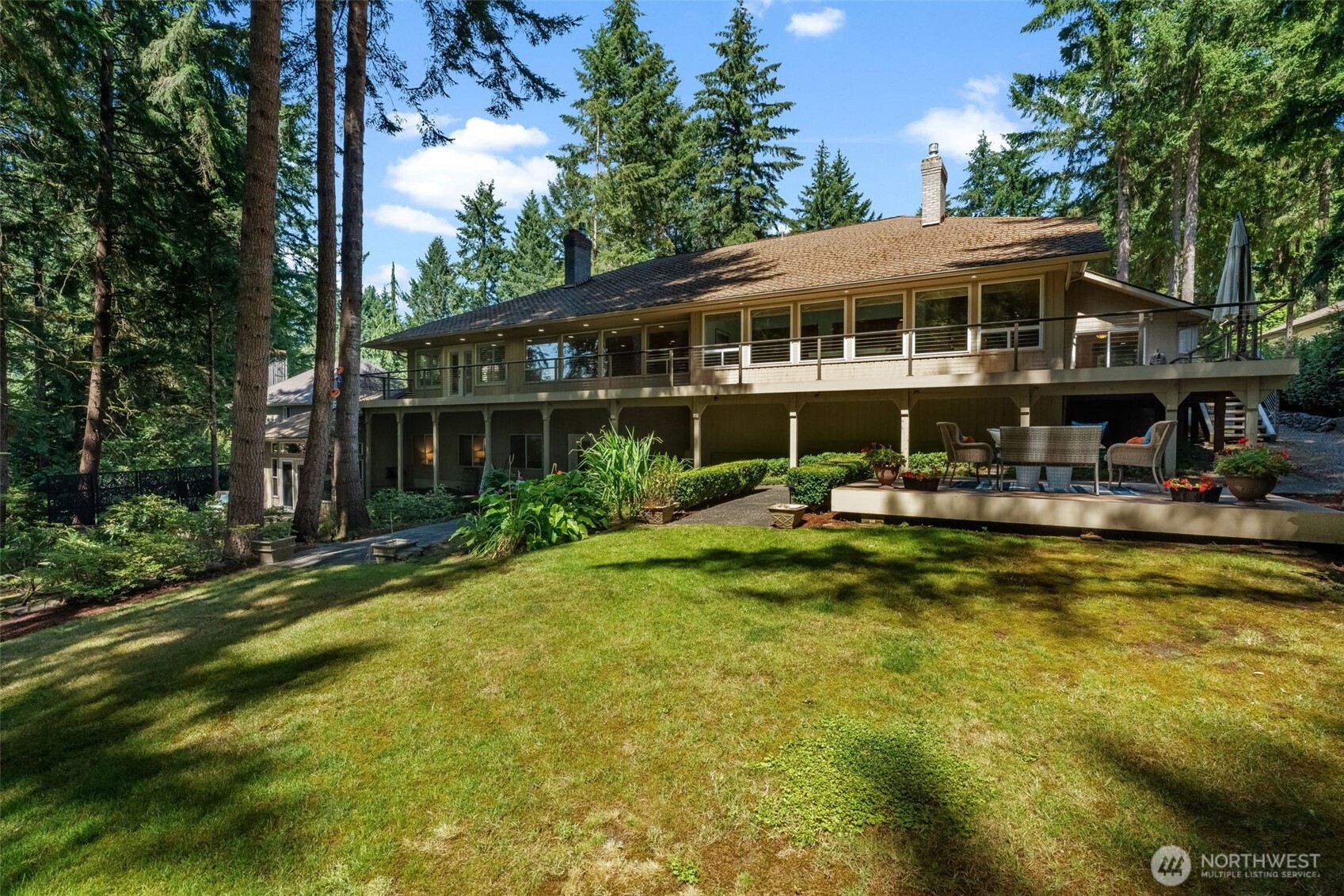4922 Canterwood Drive NW