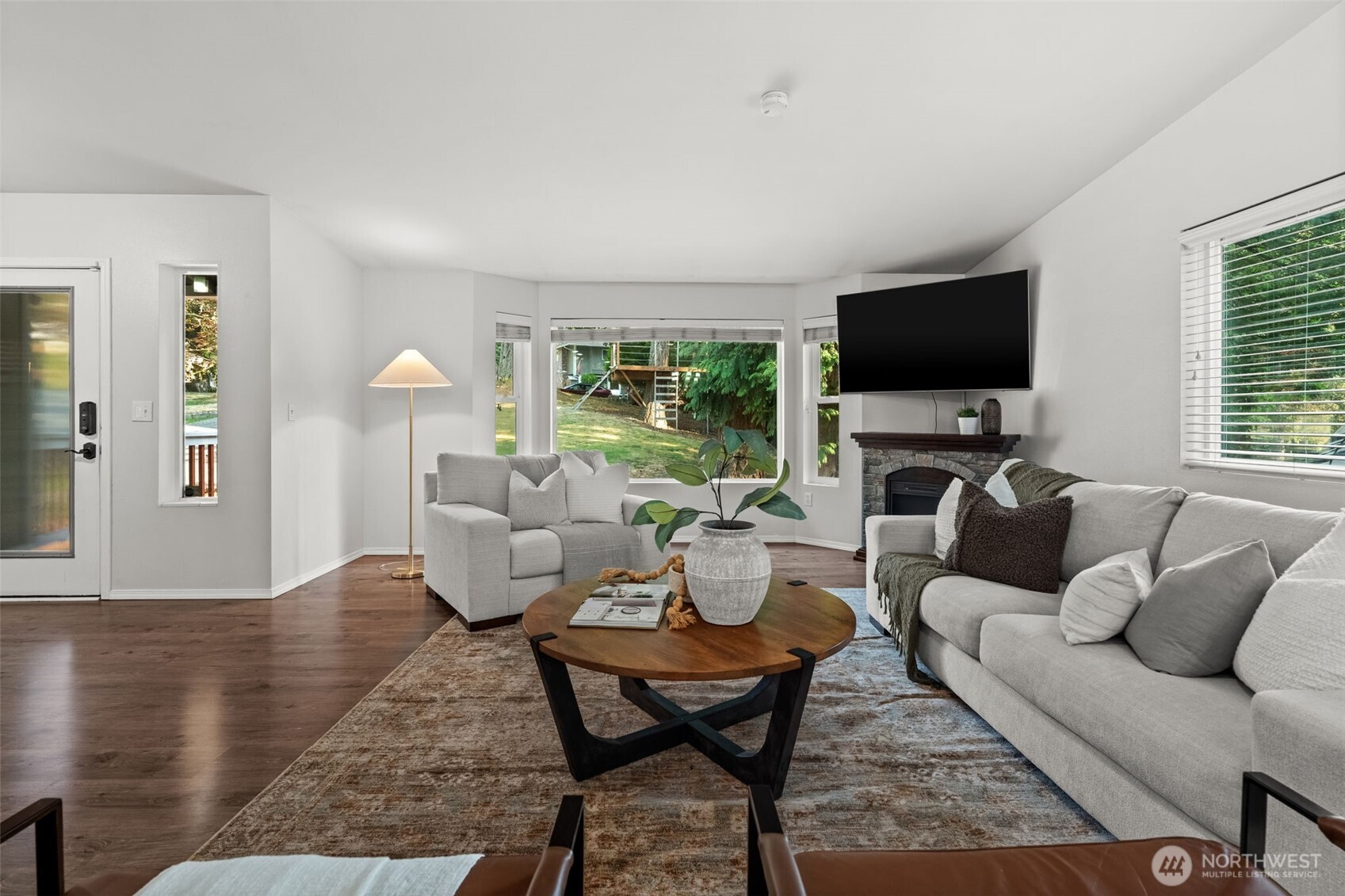 114 Madrona Drive NW