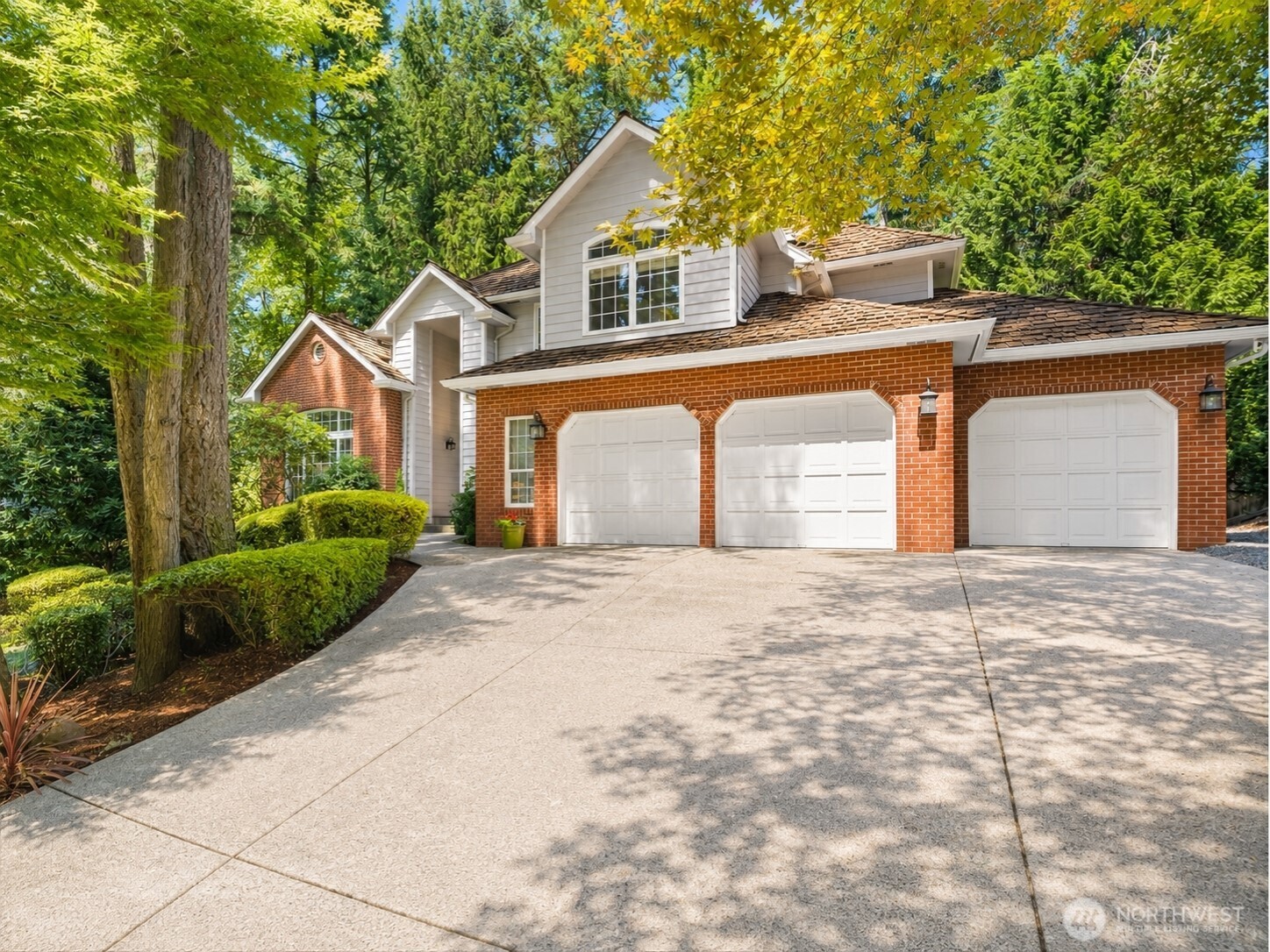 4923 Canterwood Drive NW