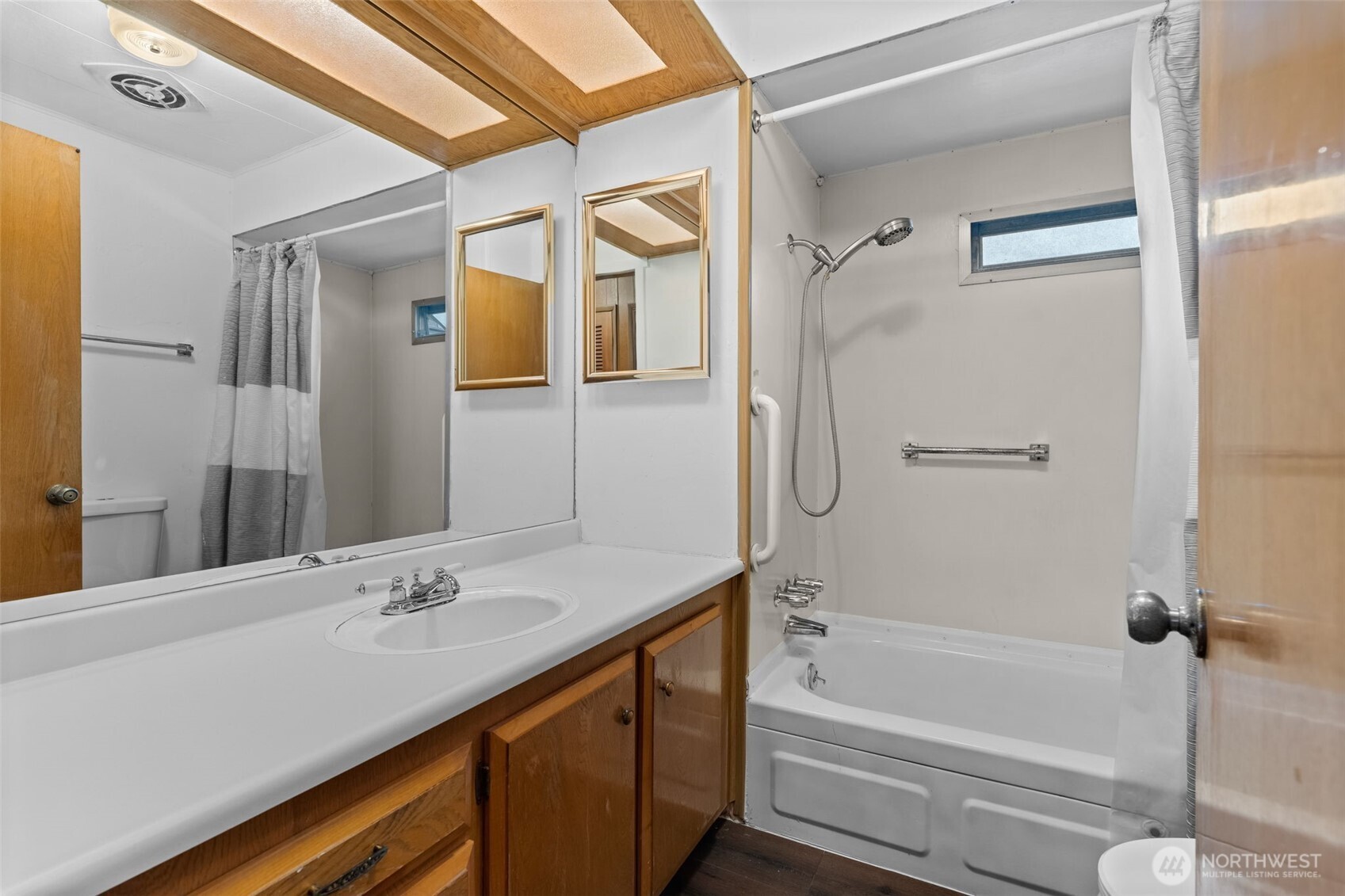 3702 Hunt Street Unit: 32