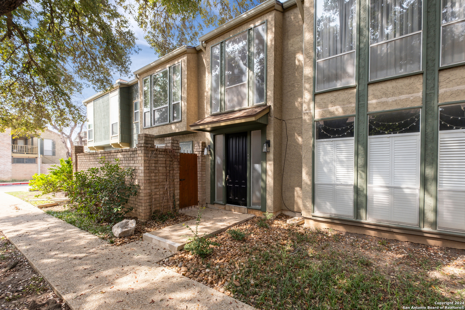 3678 HIDDEN DR Unit: 2402