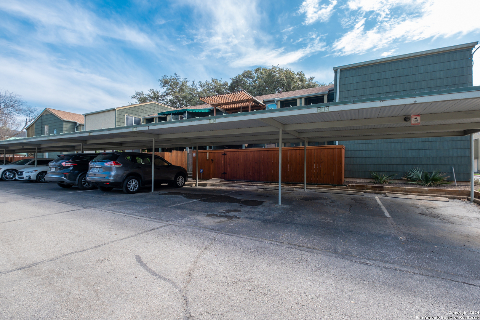 3678 HIDDEN DR Unit: 2402
