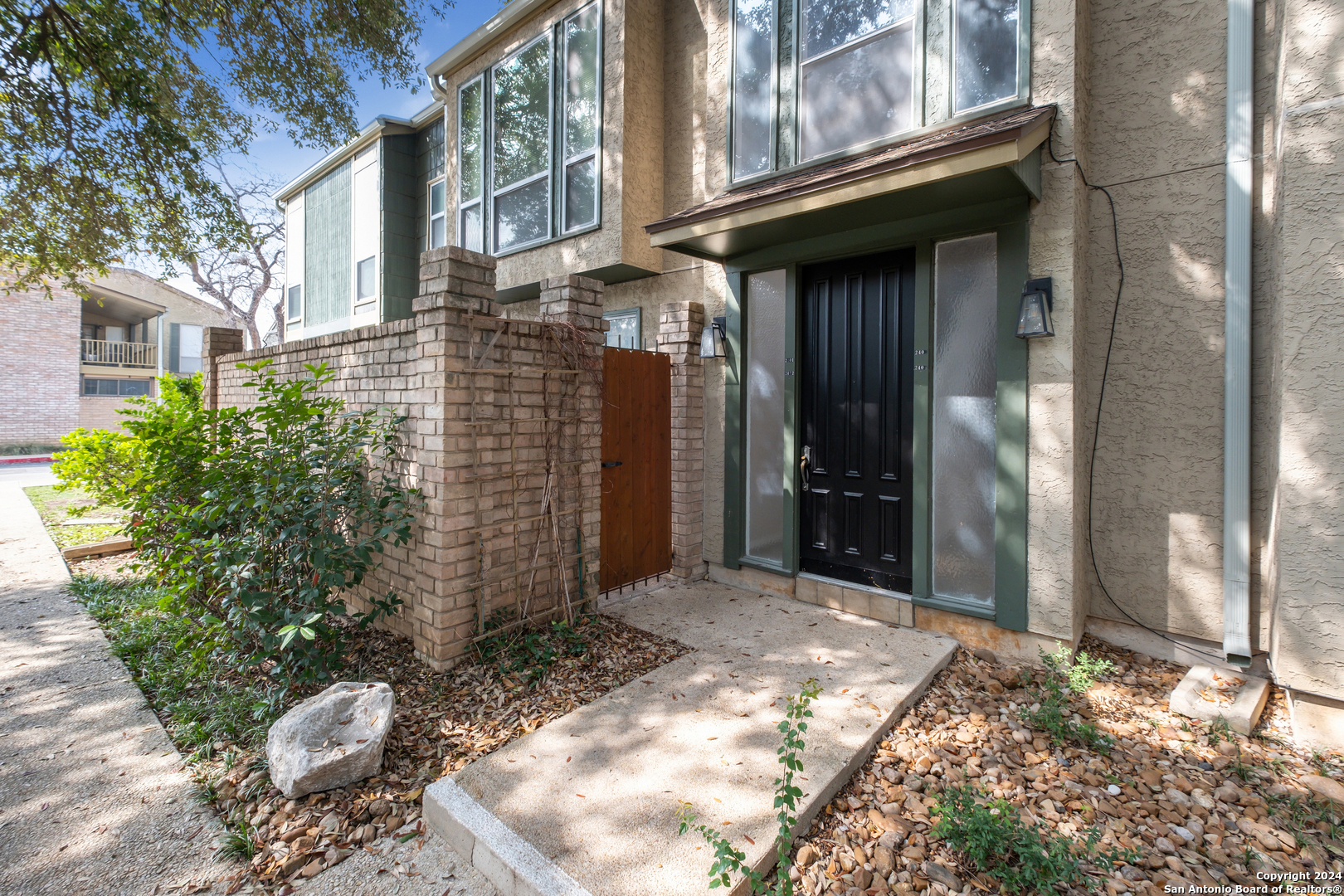 3678 HIDDEN DR Unit: 2402
