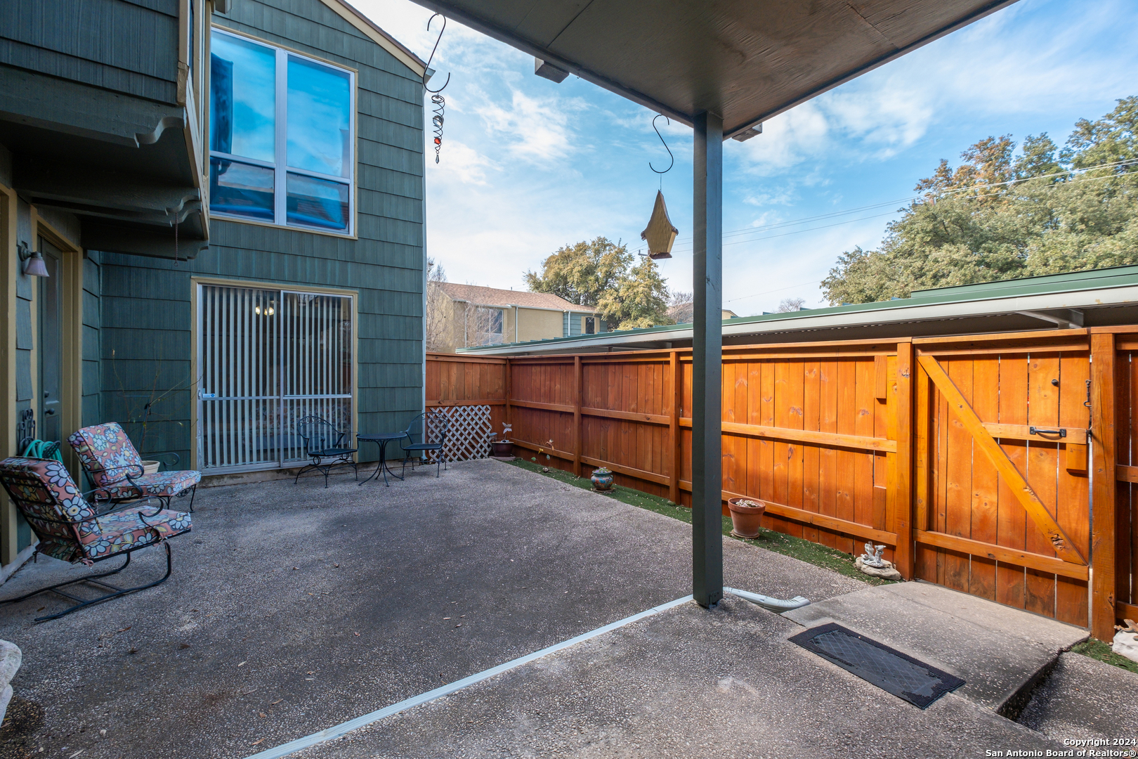 3678 HIDDEN DR Unit: 2402