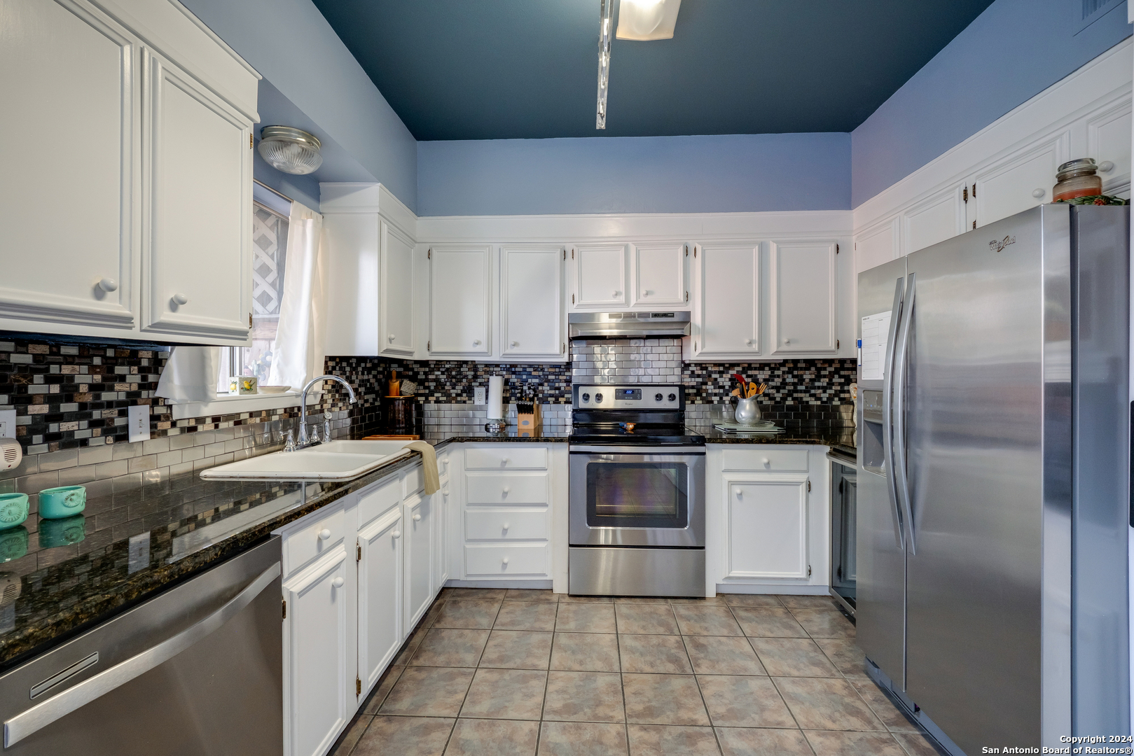 3678 HIDDEN DR Unit: 2402