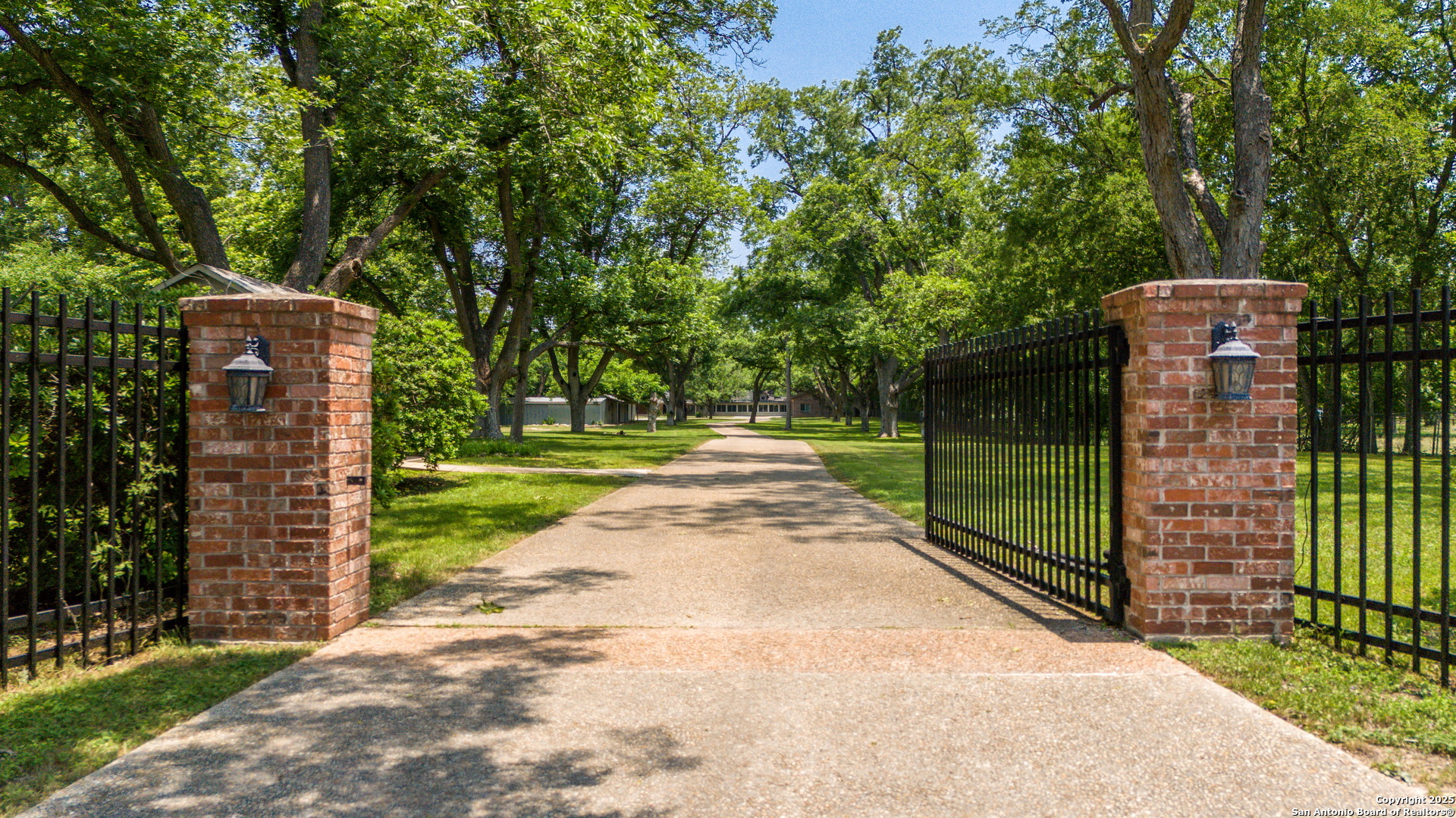 123 Serene Creek Ln