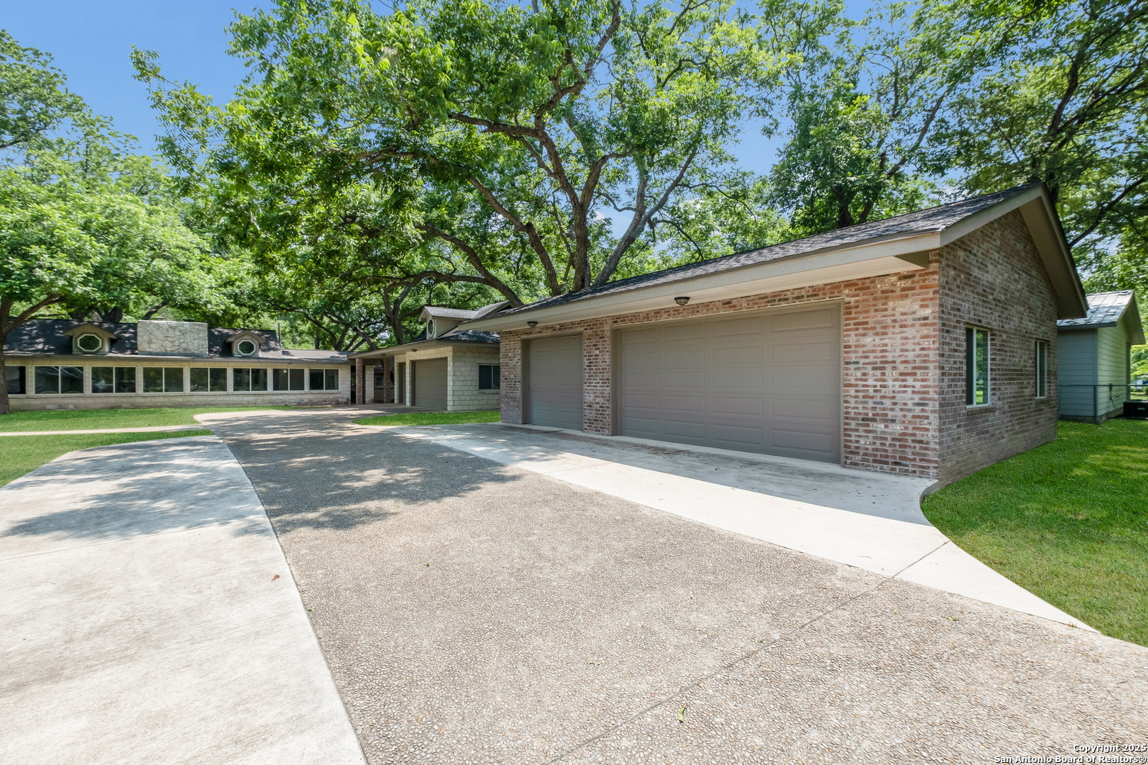 123 Serene Creek Ln