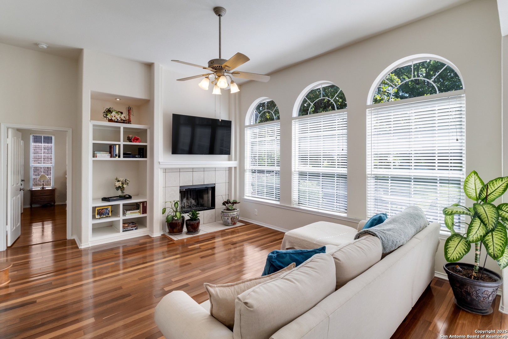21712 Hyerwood