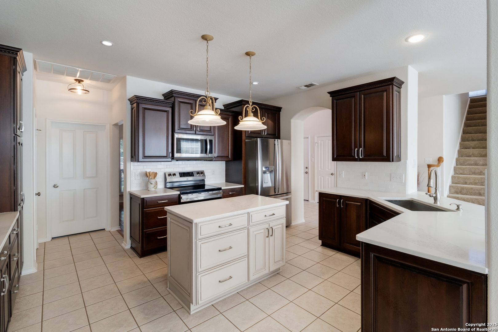 21712 Hyerwood