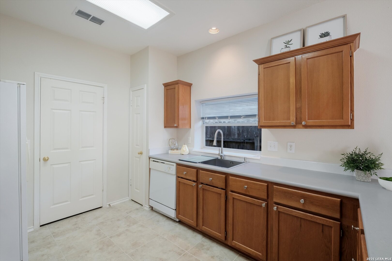 15315 Spring Land