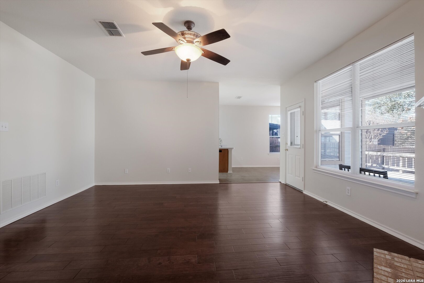 15315 Spring Land