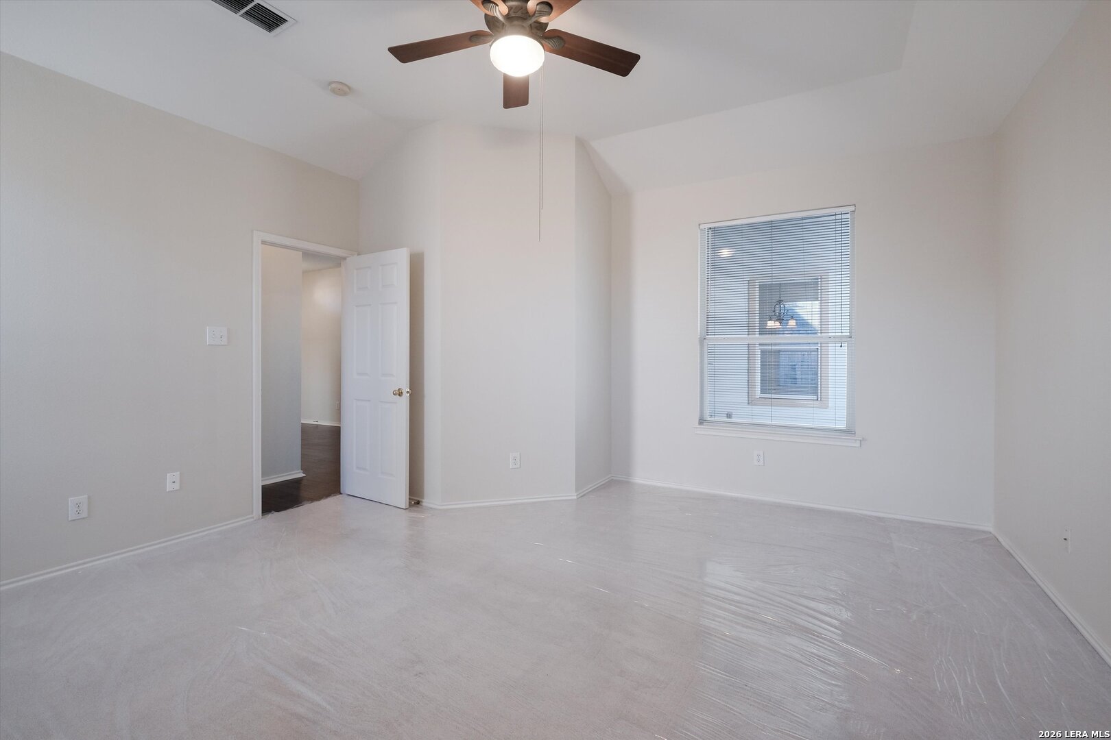 15315 Spring Land