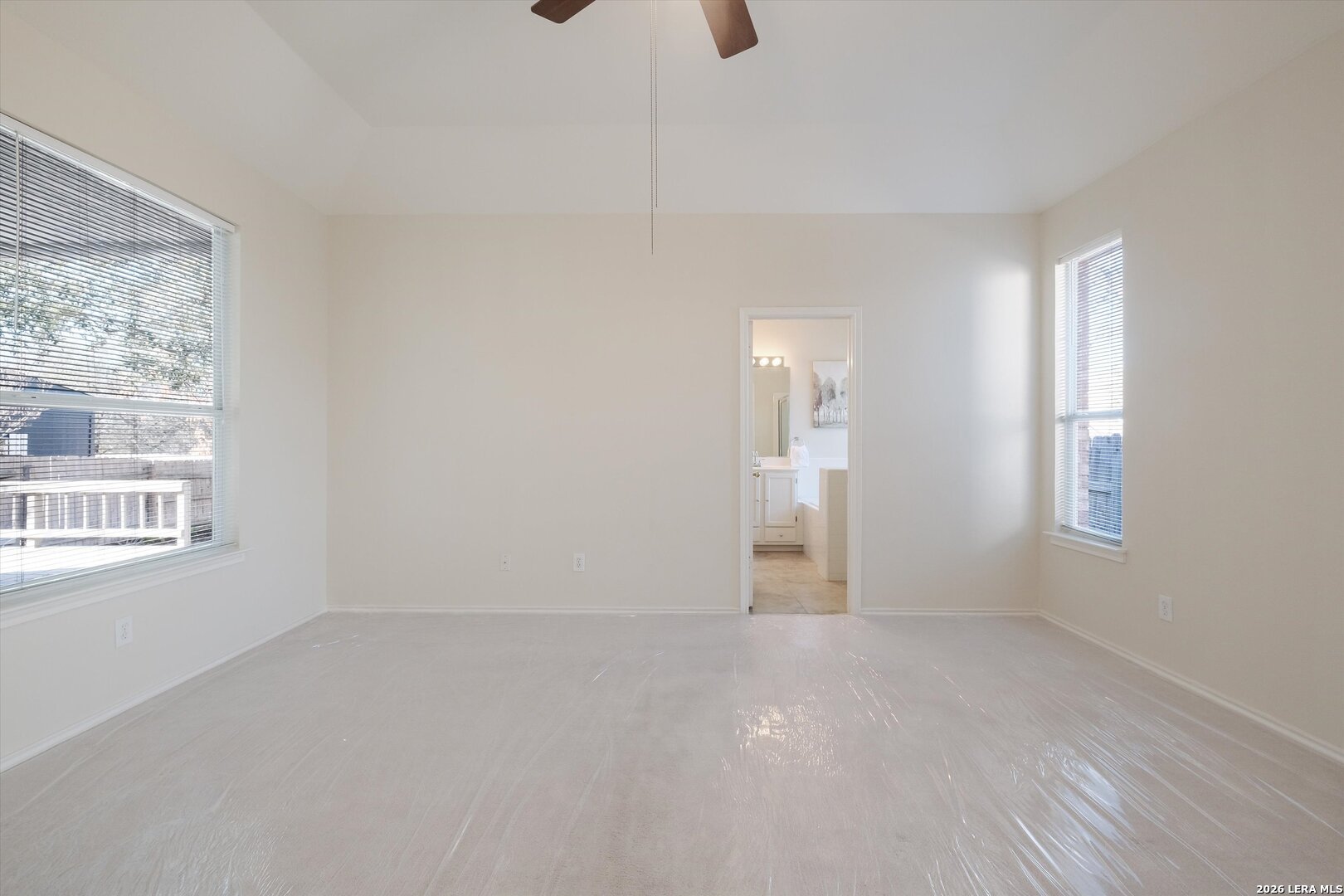 15315 Spring Land