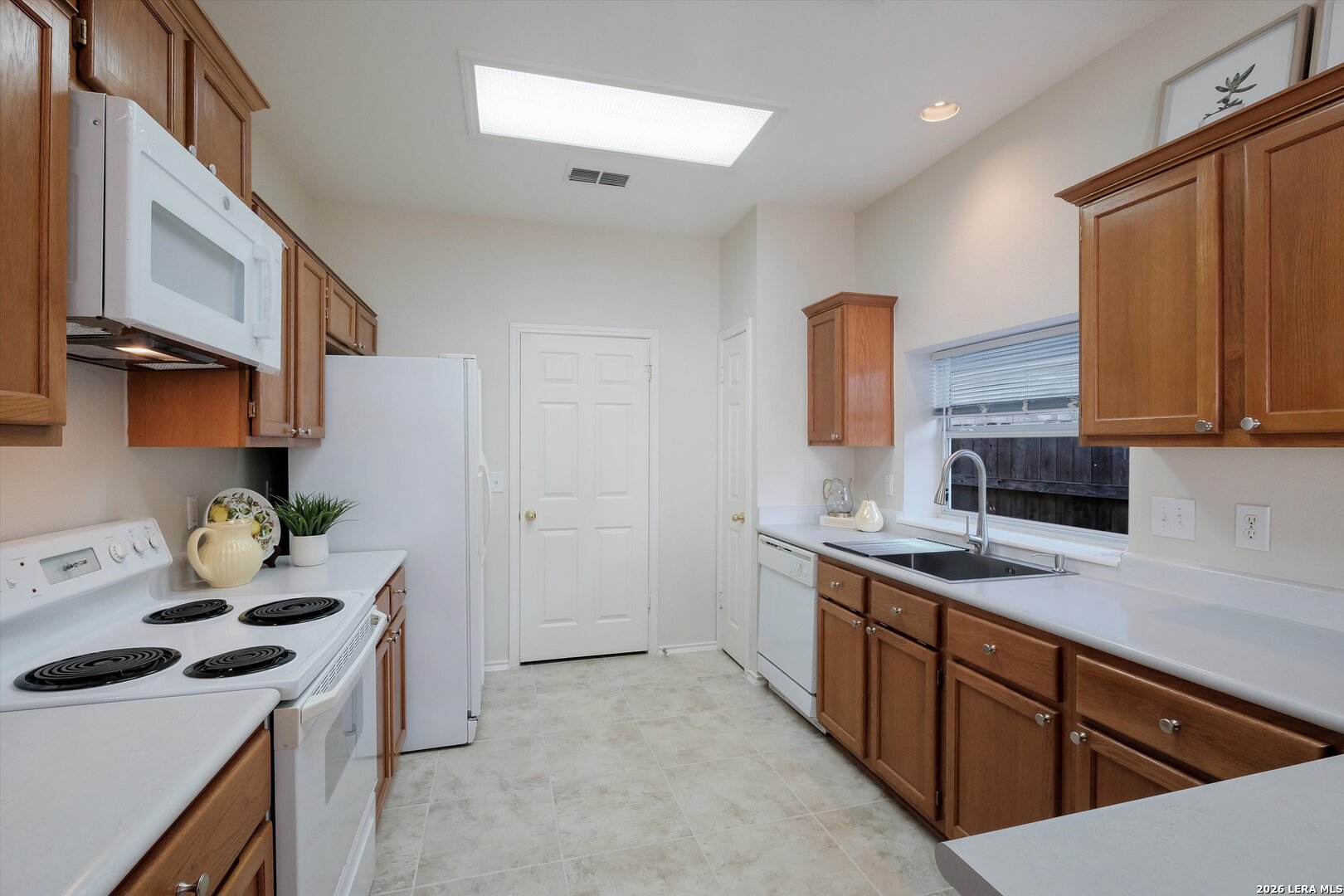 15315 Spring Land
