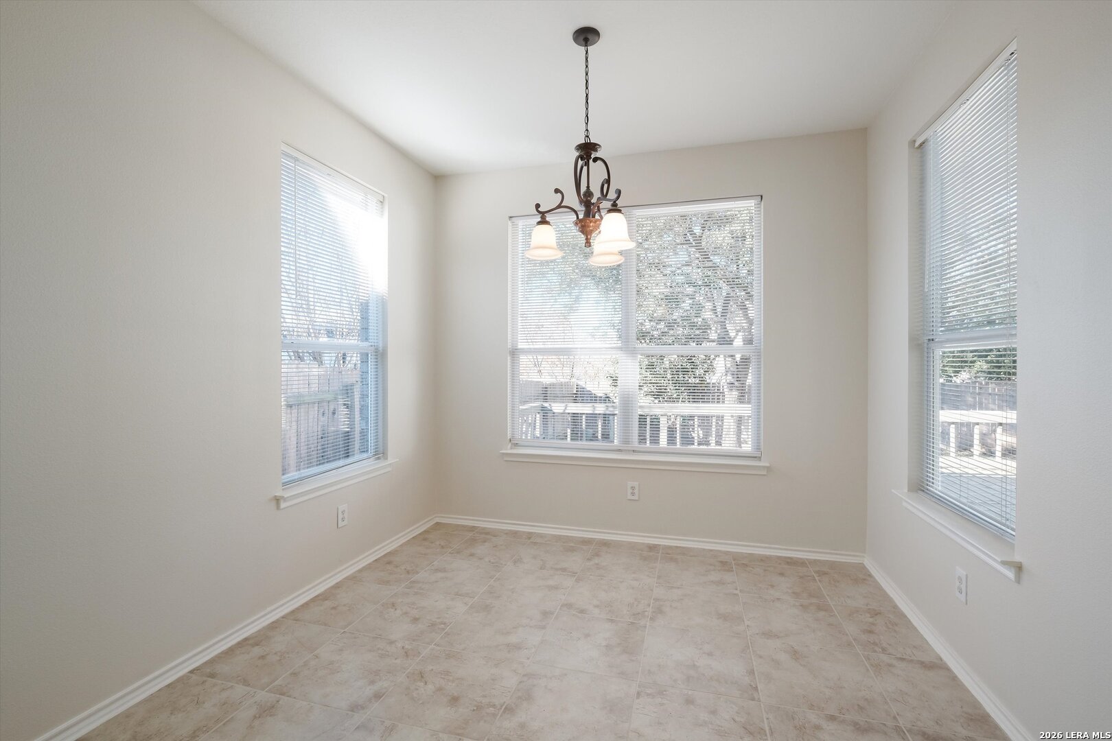 15315 Spring Land