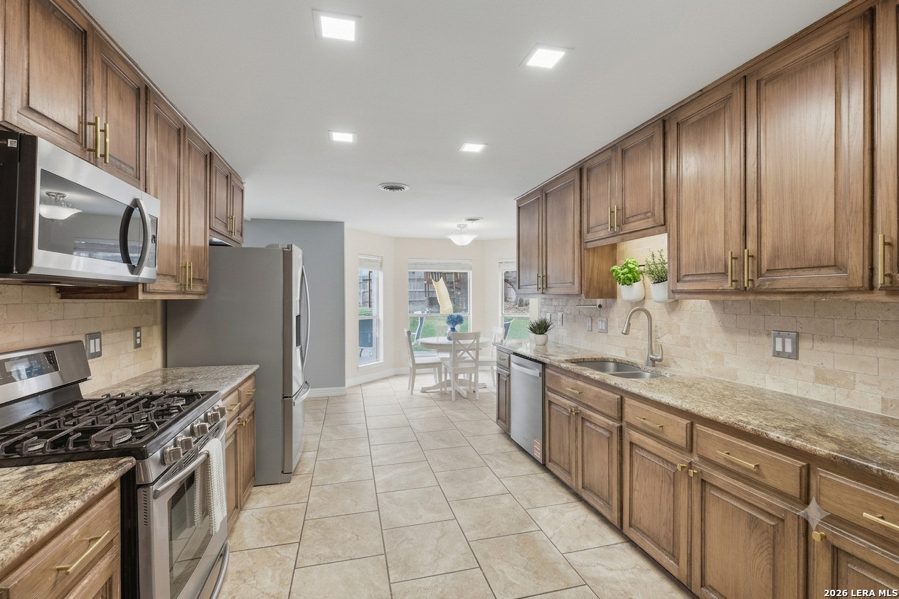 2206 Deerfield Wood