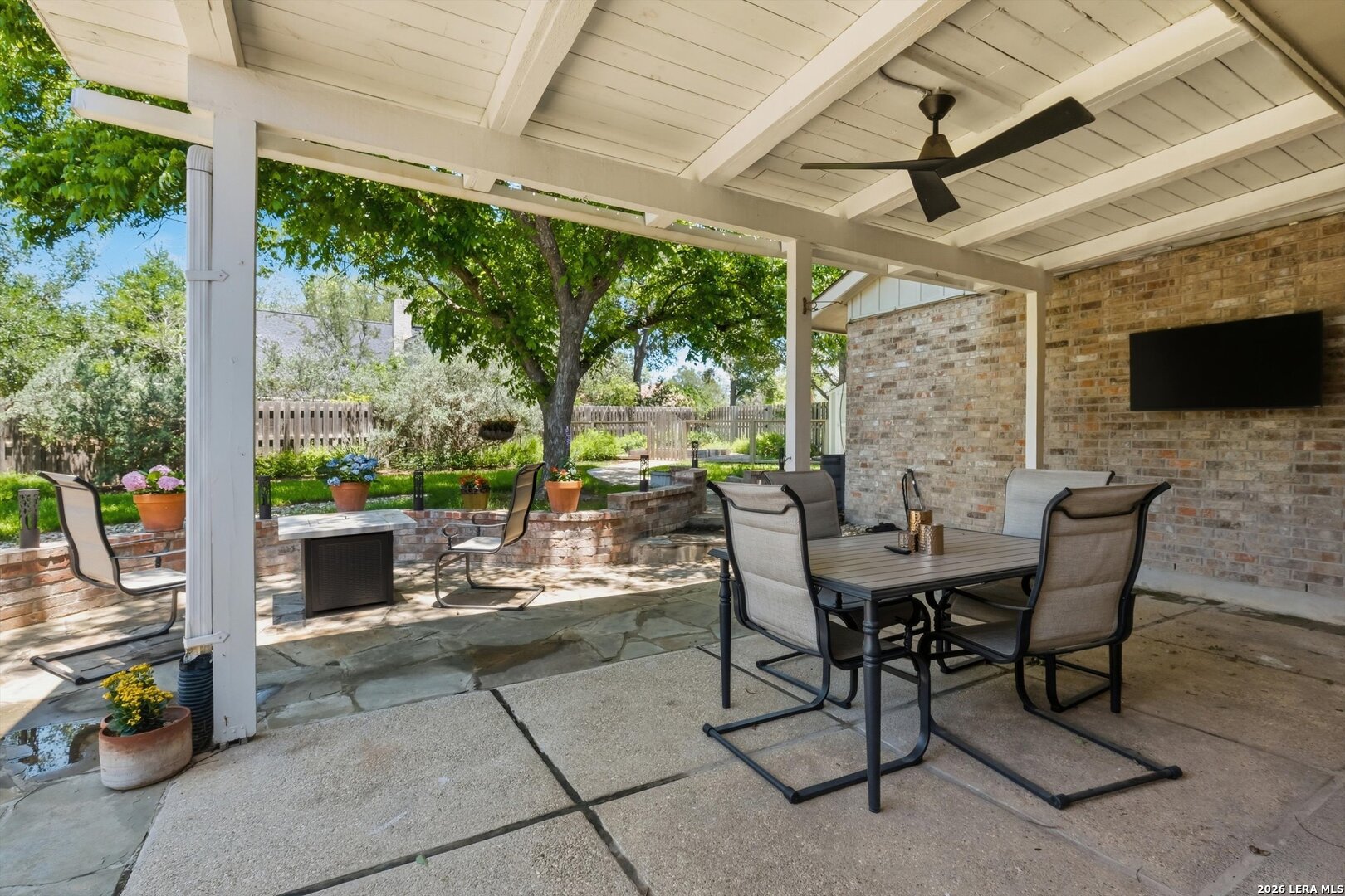 407 FANTASIA ST