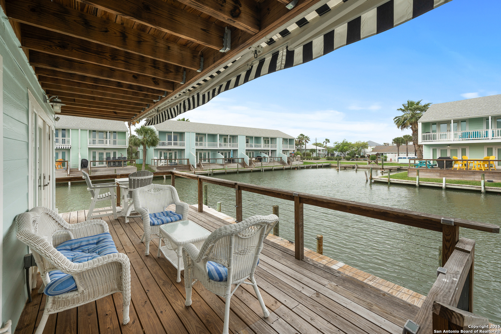 706 LAUDERDALE DR Unit: 706