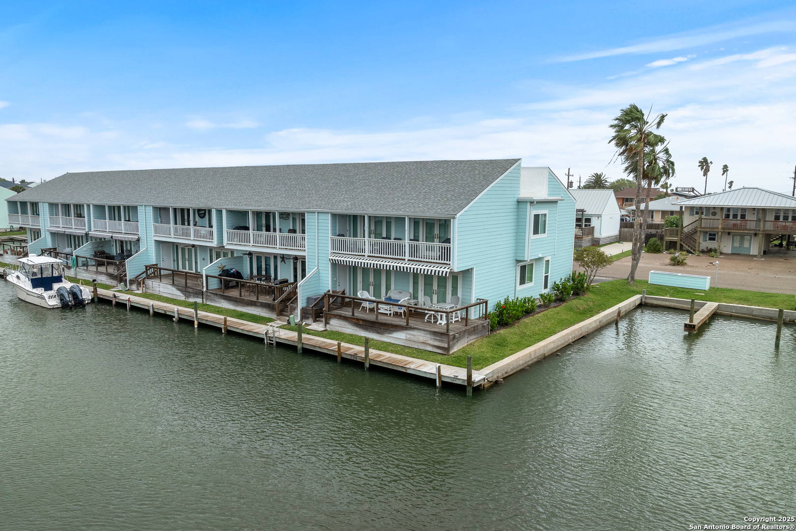 706 LAUDERDALE DR Unit: 706