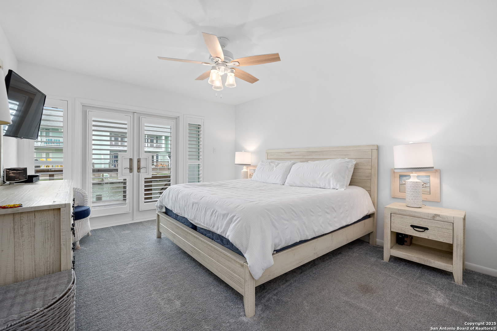 706 LAUDERDALE DR Unit: 706