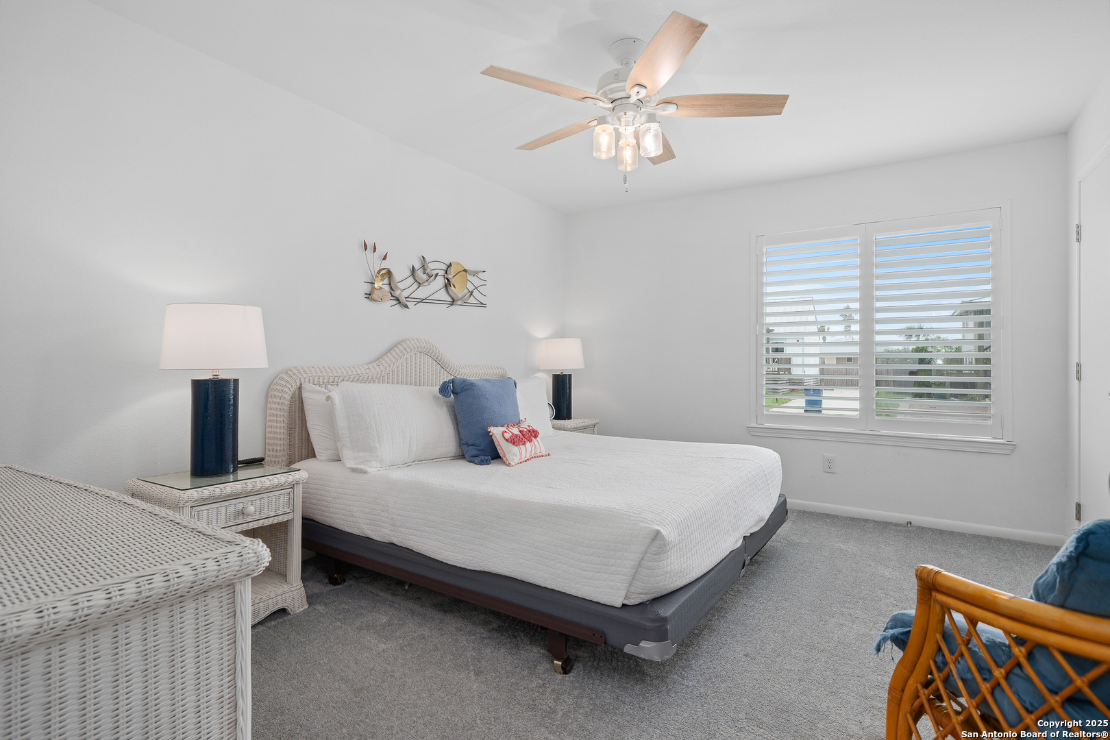 706 LAUDERDALE DR Unit: 706