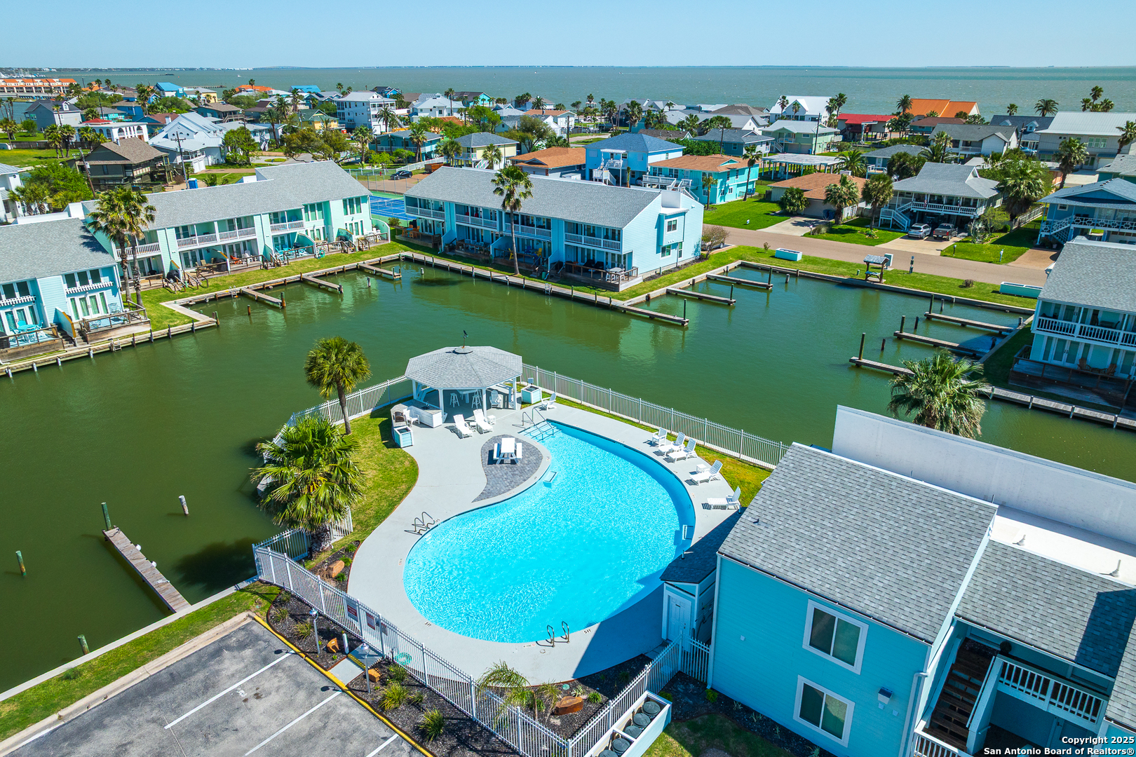 706 LAUDERDALE DR Unit: 706